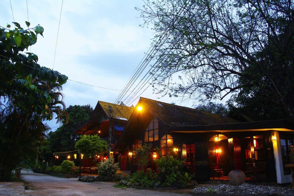 Areeya Phuree Resort Thaton Mae Ai Exteriör bild
