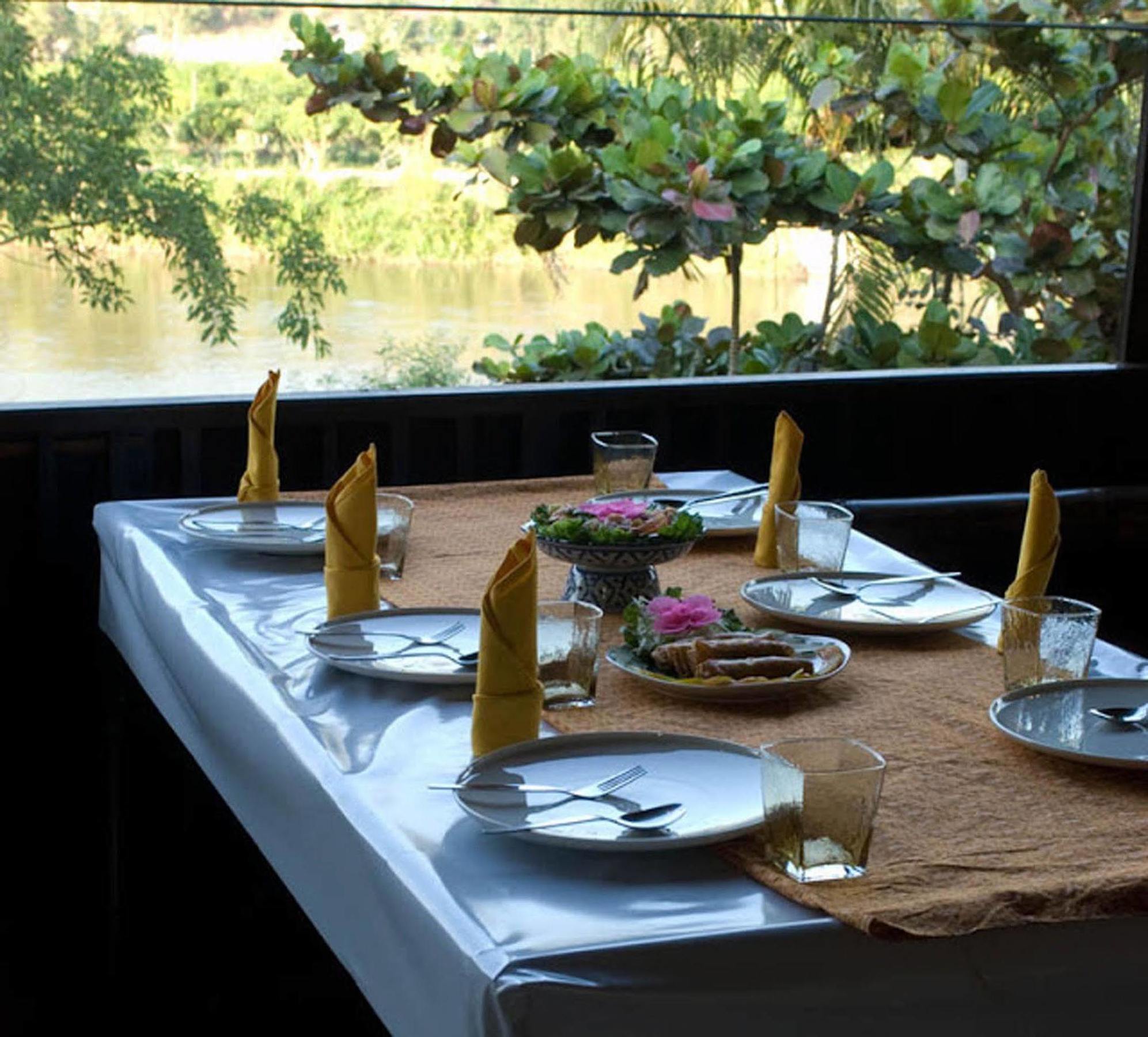 Areeya Phuree Resort Thaton Mae Ai Exteriör bild