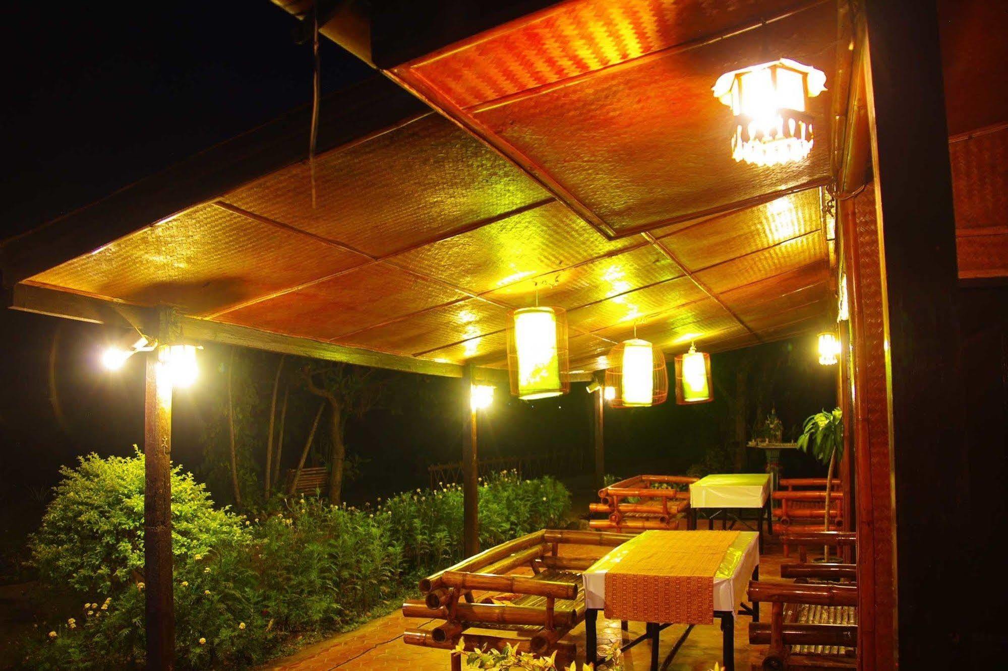 Areeya Phuree Resort Thaton Mae Ai Exteriör bild